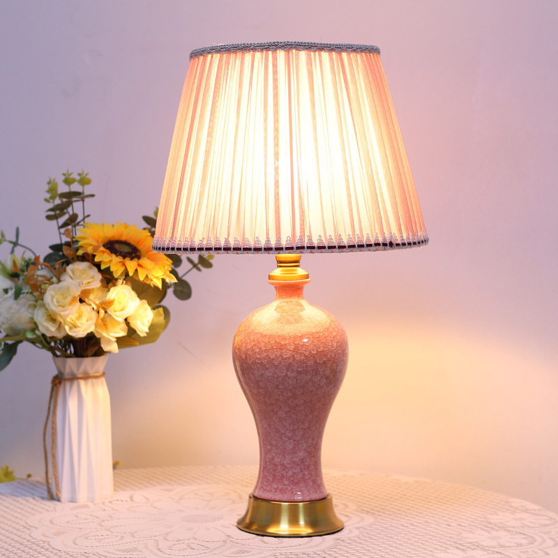 Vase Decor - Lampa biurkowa w kształcie ceramicznej wazy